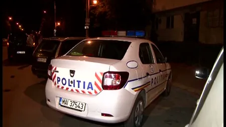 O femeie care ţinea în casă cadavrul mamei sale s-a aruncat de la etajul 8 după ce poliţiştii le-au găsit