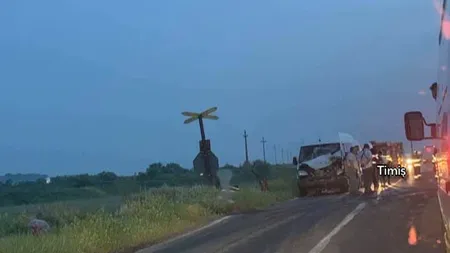 Microbuz cu şapte persoane, lovit de tren în Timiş. Accidente grave miercuri pe şoselele din ţară