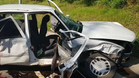 Un mort şi patru răniţi într-un accident rutier produs la Piteşti