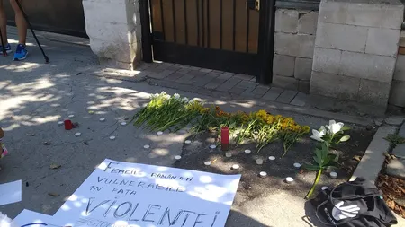 Protest cu 400 de persoane în faţa MAI. Jandarmii au legitimat mai multe persoane