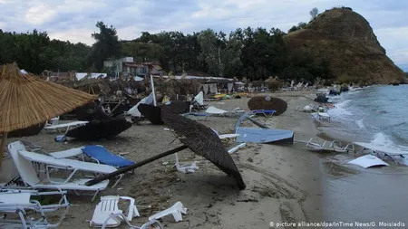 Atenţionare pentru românii care urmează să plece în VACANŢĂ în Grecia. Meteorologii anunţă noi FURTUNI