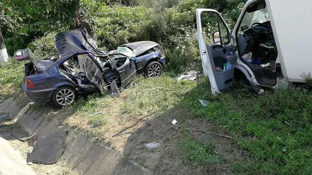 Un mort şi patru răniţi în urma unui accident în Olt