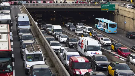 Taxă pe traficul auto la Barcelona. Măsuri dure anti-poluare, adoptate de prămărie