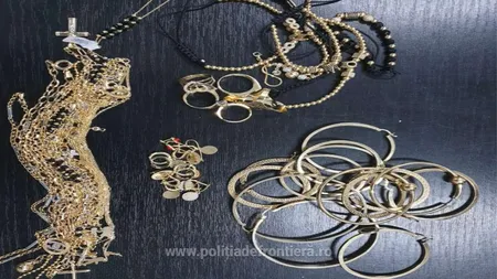 Aproape 1 kg de bijuterii din aur confiscate la Vama Giurgiu FOTO