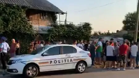 SCENE ŞOCANTE. Familiile celor două fete ucise au venit la casa lui Gheorghe Dincă. Mama Luizei, luată cu SALVAREA