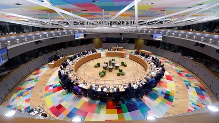Liderii UE nu s-au înţeles asupra viitoarei conduceri a Uniunii. Summitul, suspendat până marţi