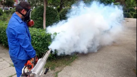 Anchetă în Ilfov după ce mai mulţi oameni au reclamat că s-au intoxicat cu soluţiile anti-ţânţari folosite de autorităţi