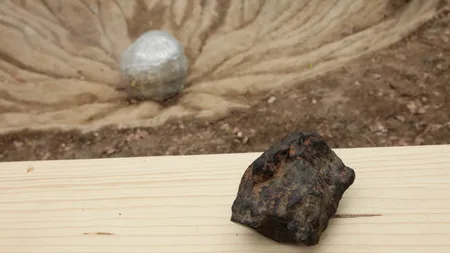 Un meteorit de mici dimensiuni ar fi căzut în zona municipiului Iaşi. Localnicii, alertaţi de un zgomot puternic