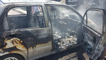 O fetiţă de 10 ani s-a ales cu arsuri grave după ce mașina în care se afla a luat foc