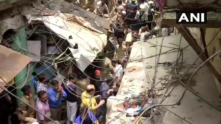 Clădire prăbuşită în Mumbai. Trei persoane au murit şi cel puţin 30 sunt încă prinse sub dărâmături