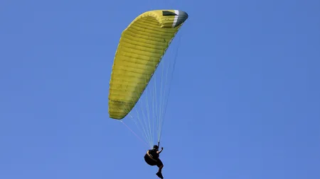 Parapantist francez dat dispărut în Covasna. Echipele de salvare l-au găsit în viaţă la o pensiune din Vrancea