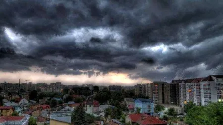 Avertizări meteo de FURTUNI în următoarele ore în mai multe judeţe