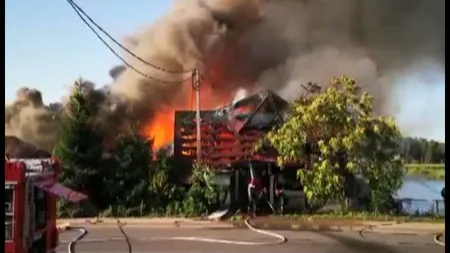 Un fost restaurant din Piteşti, distrus în urma unui incendiu