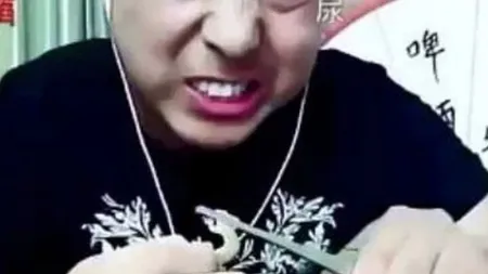 A murit în direct. Un celebru vlogger a fost ucis de un joc pe care el însuşi îl inventase