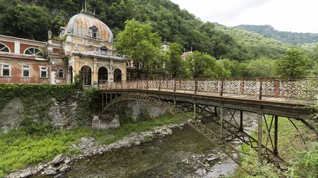 Primăria Herculane rămâne proprietara Băilor Imperiale Neptun. Lucrările de conservare şi punere în siguranţă sunt încă blocate