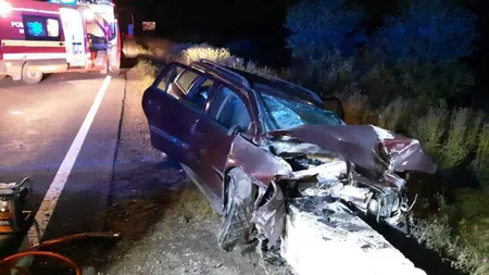 Accident grav pe DN 1. O tânără a intrat cu maşina într-un cap de pod
