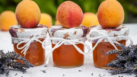 GEM DE CAISE, DULCEAŢA DE CAISE, trei reţete delicioase pentru cămara oricărei gospodine