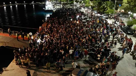 100 de români şi 25 de maşini au fost deja transferaţi de pe insula Samothraki