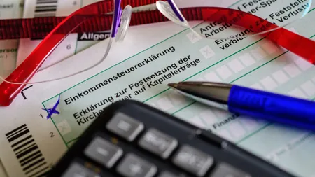 Contribuabilii respiră liniştiţi: taxa de solidaritate va fi eliminată