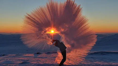 Alertă ecologică! La cercul Arctic a început să ningă cu particule de plastic