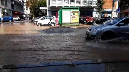 Avarie la o magistrala de apă din Capitală. Mijloacele de transport STB, cu excepţia autobuzelor, a fost oprită în zonă