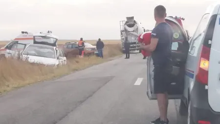 Accident cu trei maşini în Olt. Patru persoane, între care şi un copil, au ajuns la spital