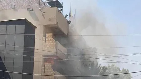Ambasada României la Bagdad a fost cuprinsă de flăcări. Toţi angajaţii au fost evacuaţi