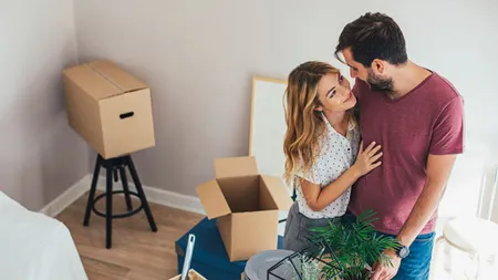 7 lucruri importante pe care trebuie să le ştii înainte să va mutaţi împreună