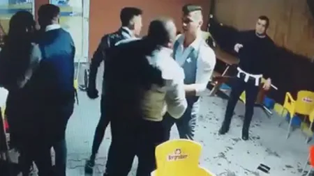 Bătaie ca-n filme într-un bar din Alba VIDEO