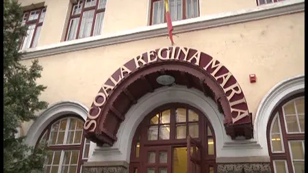 Protest la o şcoală din centrul Sibiului. Copiii de clasa I învaţă la subsol, în întuneric şi igrasie VIDEO