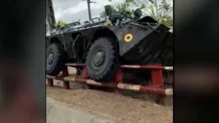Accident cu un blindat al Armatei la Galaţi. Trei militari au fost răniţi VIDEO