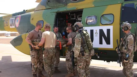 Militarii români, prima misiune de salvare cu elicopterul în misiunea ONU din Mali FOTO