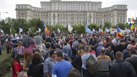 Protest anunţat la Parlament, în ziua moţiunii