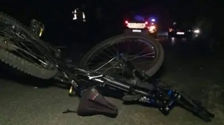 Accident grav: O ambulanţă a accidentat mortal un biciclist