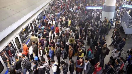 Un câine a dat peste cap traficul la metrou. Circulaţia a fost întreruptă două ore pe o magistrală VIDEO