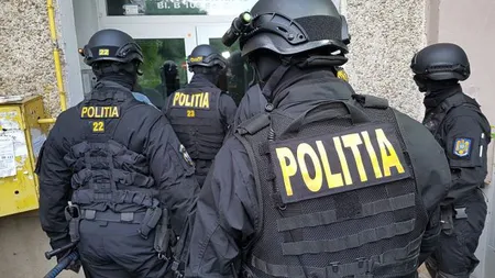 Tânărul înjunghiat de fiul lui Sile Camataru, săltat de mascaţi în timpul unor percheziţii într-un dosar de trafic de droguri şi camătă
