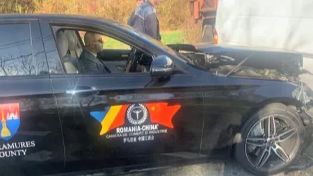 Două maşini din coloana oficială a Ambasadei Chinei în România, implicate într-un accident grav, în Maramureş