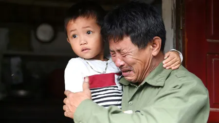 Tragedia din camionul frigorific cu migranţi: Familiile vietnameze îşi caută copiii dispăruţi