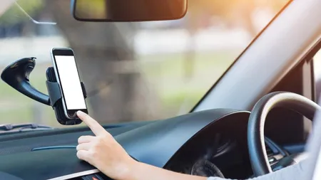 Cifre alarmante, 70% dintre şoferi sunt distraşi de telefonul mobil. De sâmbătă, amenzile vor fi drastice