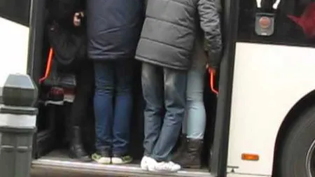 Primarul din Constanţa vrea să îi dea jos din autobuz pe călătorii cu probleme de igienă
