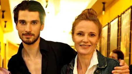 Bombă în showbiz! Este cuplul momentului în România: el are 28 ani, iar ea 50!