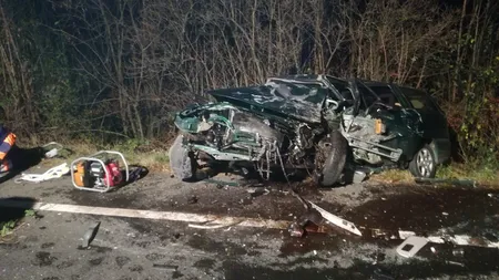 Accident GRAV în Hunedoara. Un şofer beat a efectuat o depăşire neregulamentară: CINCI VICTIME