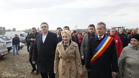 Dăncilă a aprins o lumânare la biserică pentru Iohannis: 