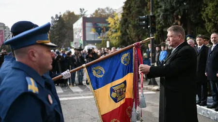 Klaus Iohannis, la Alba Iulia: A fi militar nu e o meserie ca oricare alta