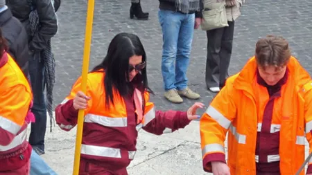 POVESTE DE VIAŢĂ. O profesoară româncă a renunţat la catedră şi s-a dus să măture străzile din Italia. 