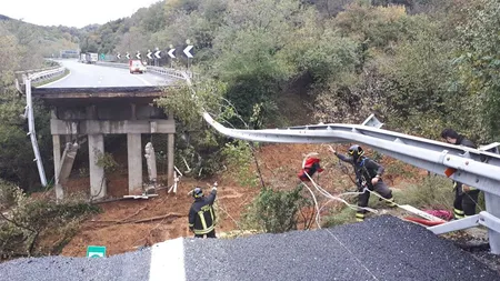 Un pod rutier s-a prăbuşit în Italia, în apropiere de oraşul Savona