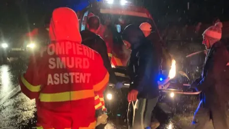 Maşină plină cu studenţi la Academia de Poliţie, implicată într-un grav accident, în Argeş. Trei dintre tineri au ajuns la spital