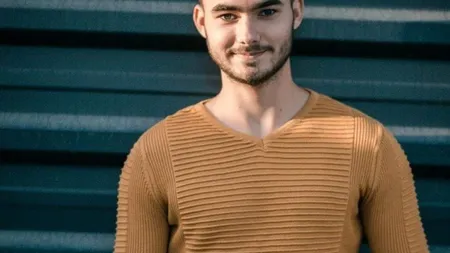 Povestea tânărului găsit mort în parc, în Buzău. Fusese abandonat de părinţi la naştere şi ajunsese pe drumuri după majorat