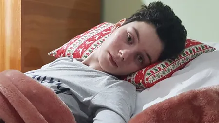 Reportaj emoţionant din camera adolescentei spulberată pe trecere de un comisar. Imagini cu fata şi declaraţiile familiei VIDEO