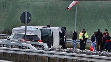 Microbuz cu români răsturnat pe autostradă în Germania